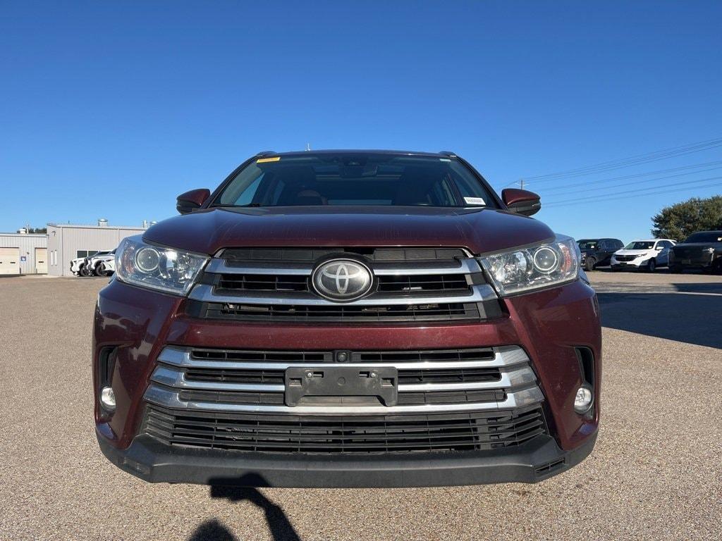 used 2019 Toyota Highlander car, priced at $23,981