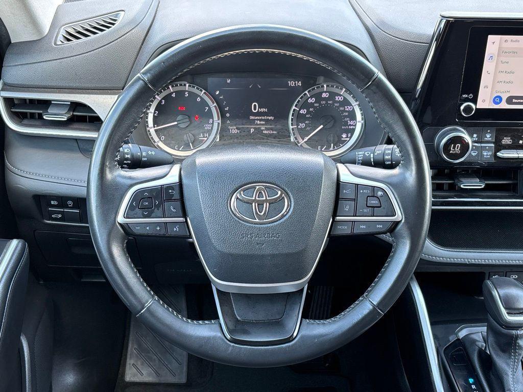 used 2024 Toyota Highlander car, priced at $33,114