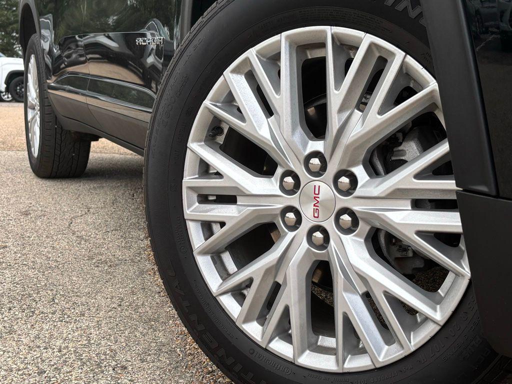 used 2024 GMC Acadia car, priced at $42,127