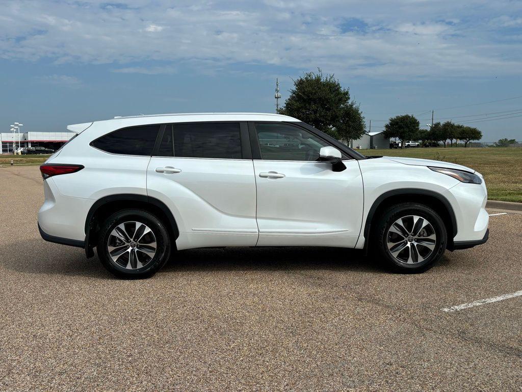 used 2023 Toyota Highlander Hybrid car, priced at $40,991