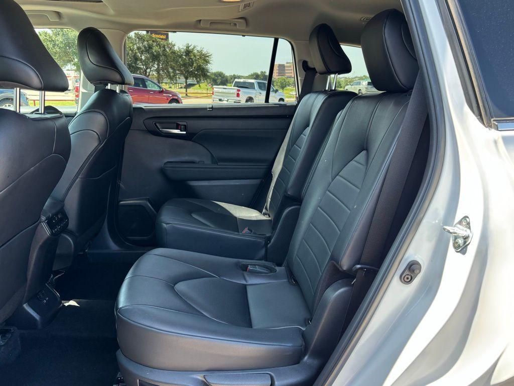 used 2024 Toyota Highlander car, priced at $35,871