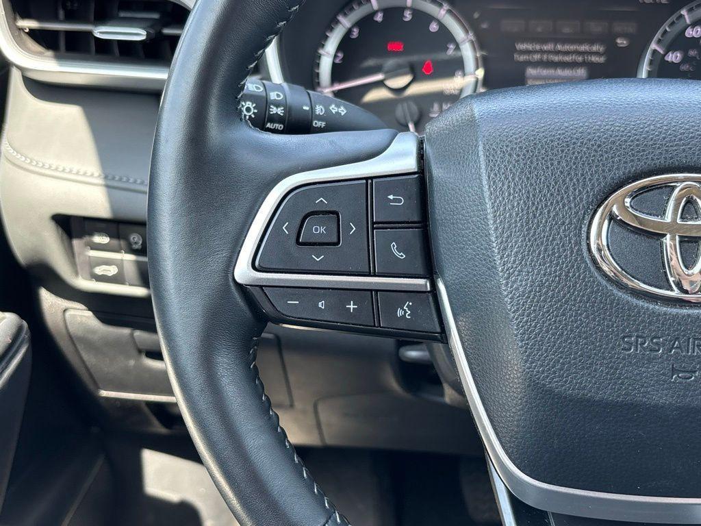 used 2024 Toyota Highlander car, priced at $35,871