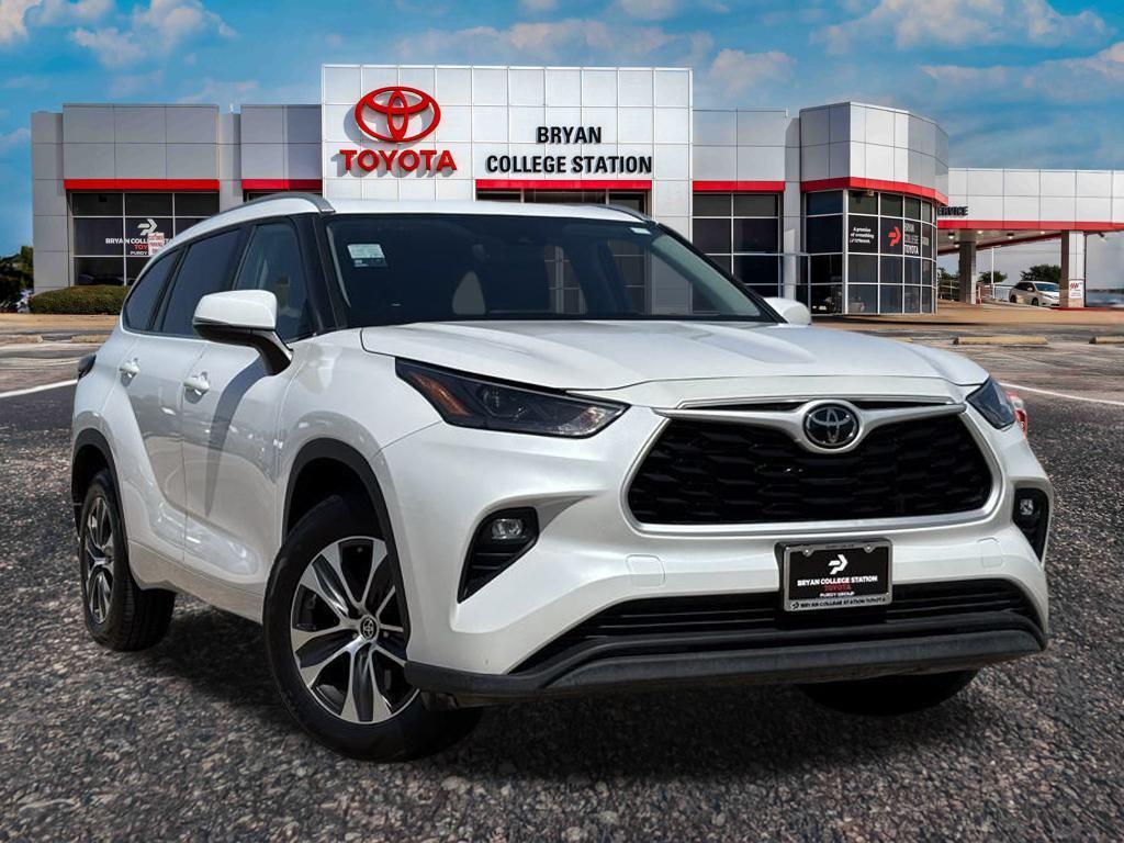 used 2024 Toyota Highlander car, priced at $35,871