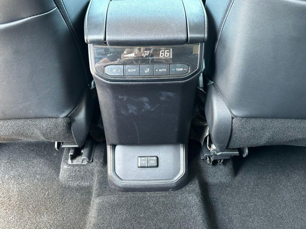 used 2024 Toyota Highlander car, priced at $35,871