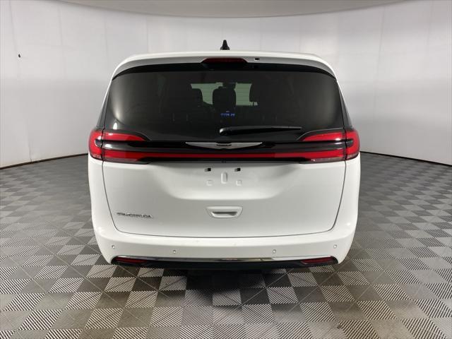 used 2025 Chrysler Pacifica car, priced at $37,701