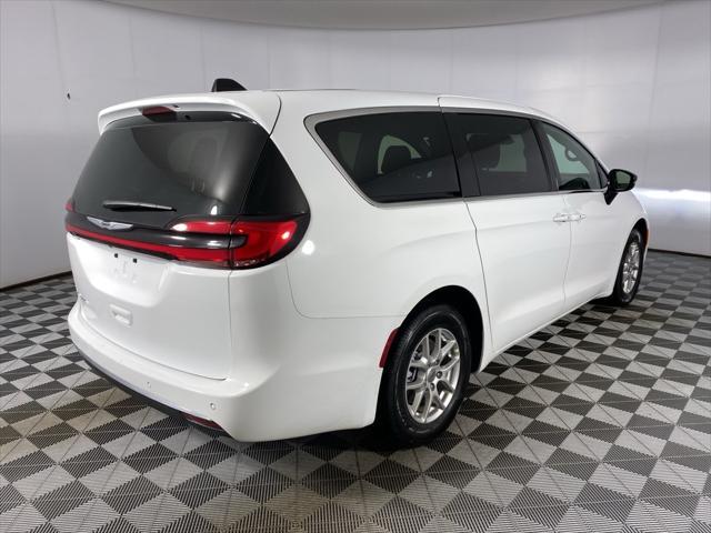 used 2025 Chrysler Pacifica car, priced at $37,701