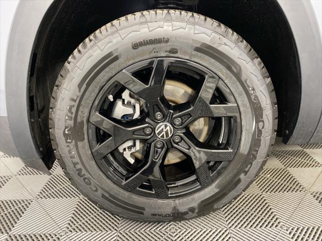 new 2025 Volkswagen Atlas car, priced at $49,406