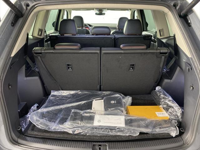 new 2025 Volkswagen Atlas car, priced at $49,406