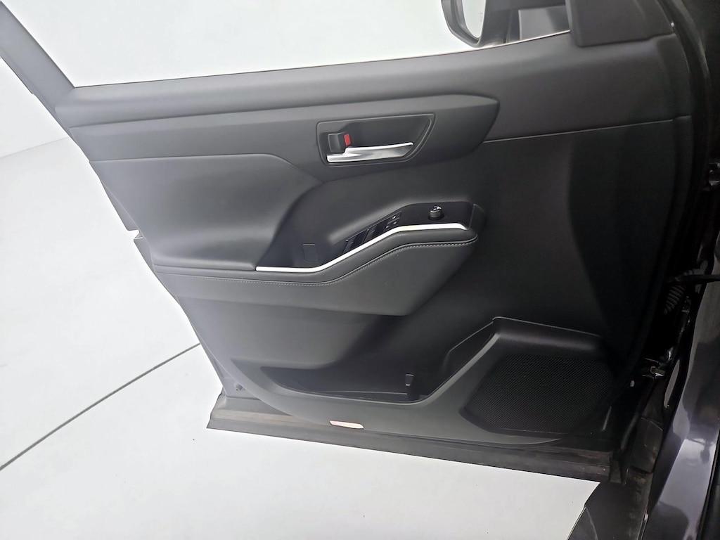 used 2022 Toyota Highlander car, priced at $36,998