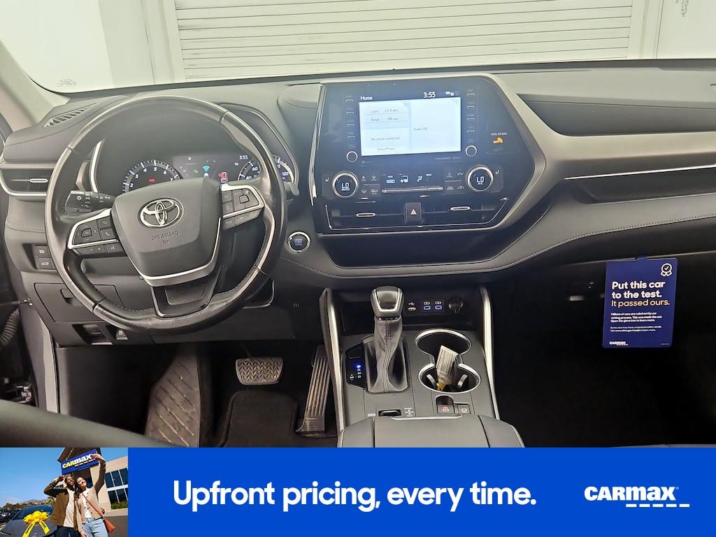 used 2022 Toyota Highlander car, priced at $36,998