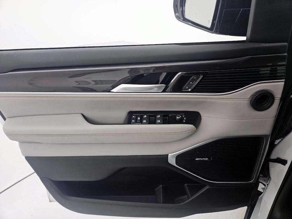 used 2024 Jeep Wagoneer car, priced at $52,998