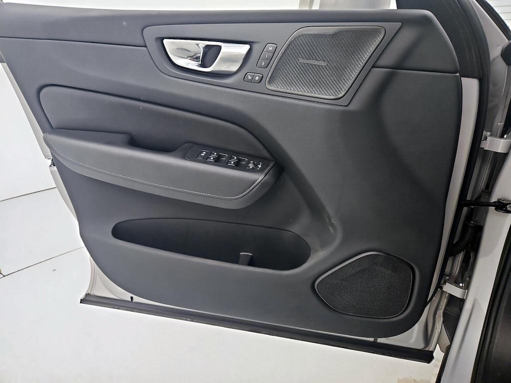 used 2023 Volvo XC60 car, priced at $32,998