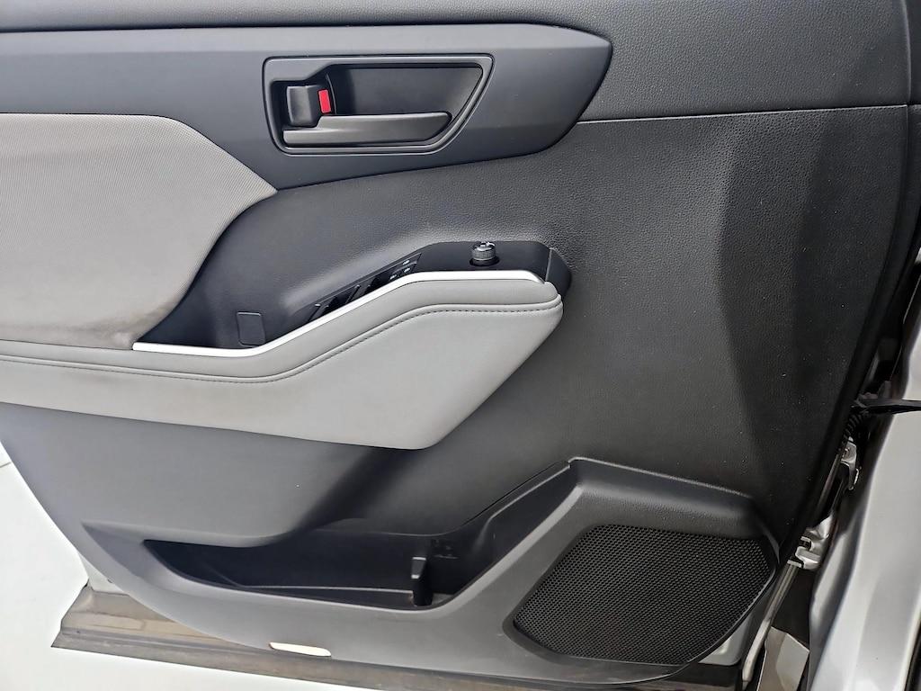 used 2021 Toyota Highlander car, priced at $26,998