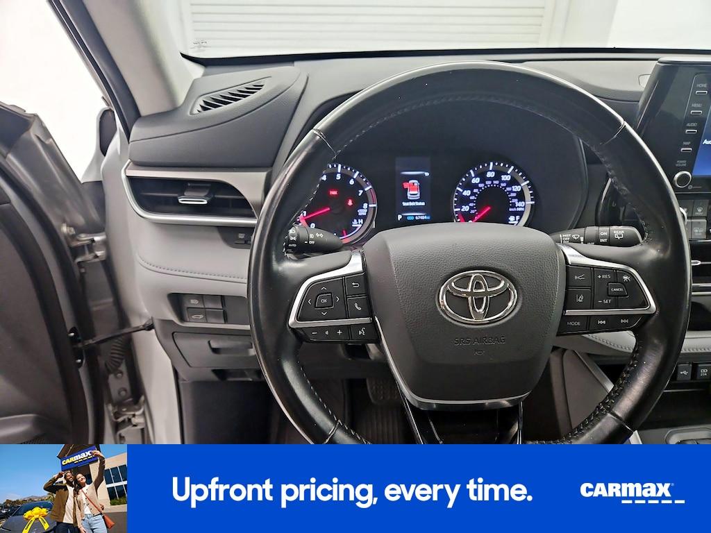 used 2021 Toyota Highlander car, priced at $26,998