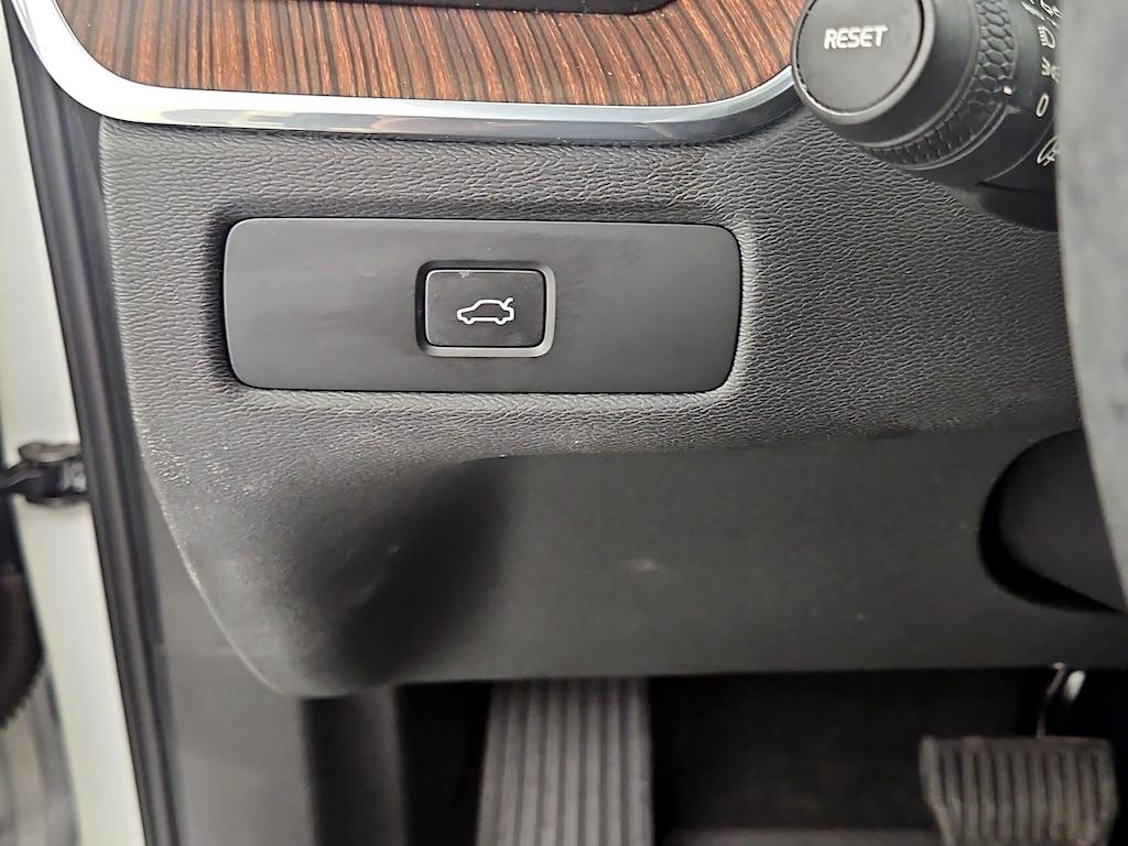 used 2023 Volvo XC60 car, priced at $34,998