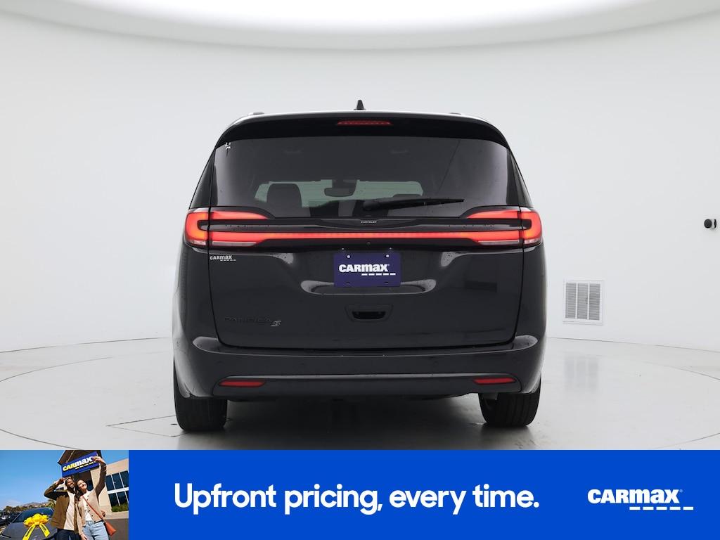 used 2024 Chrysler Pacifica car, priced at $34,998