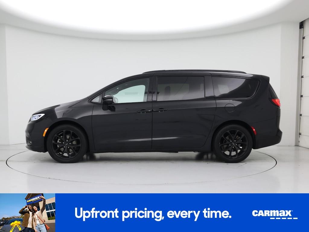 used 2024 Chrysler Pacifica car, priced at $34,998