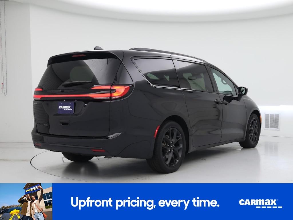 used 2024 Chrysler Pacifica car, priced at $34,998