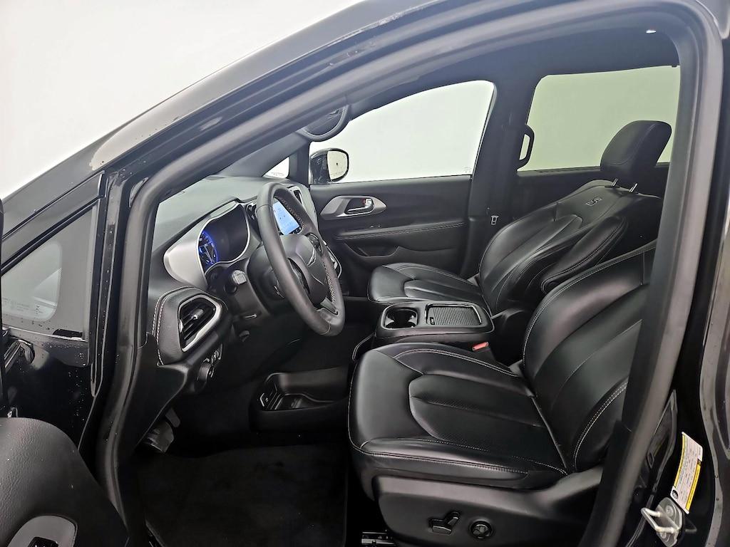 used 2024 Chrysler Pacifica car, priced at $34,998