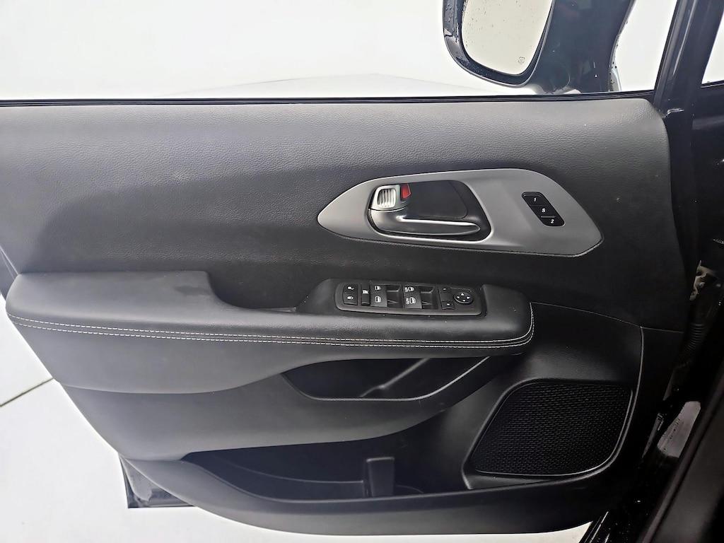 used 2024 Chrysler Pacifica car, priced at $34,998