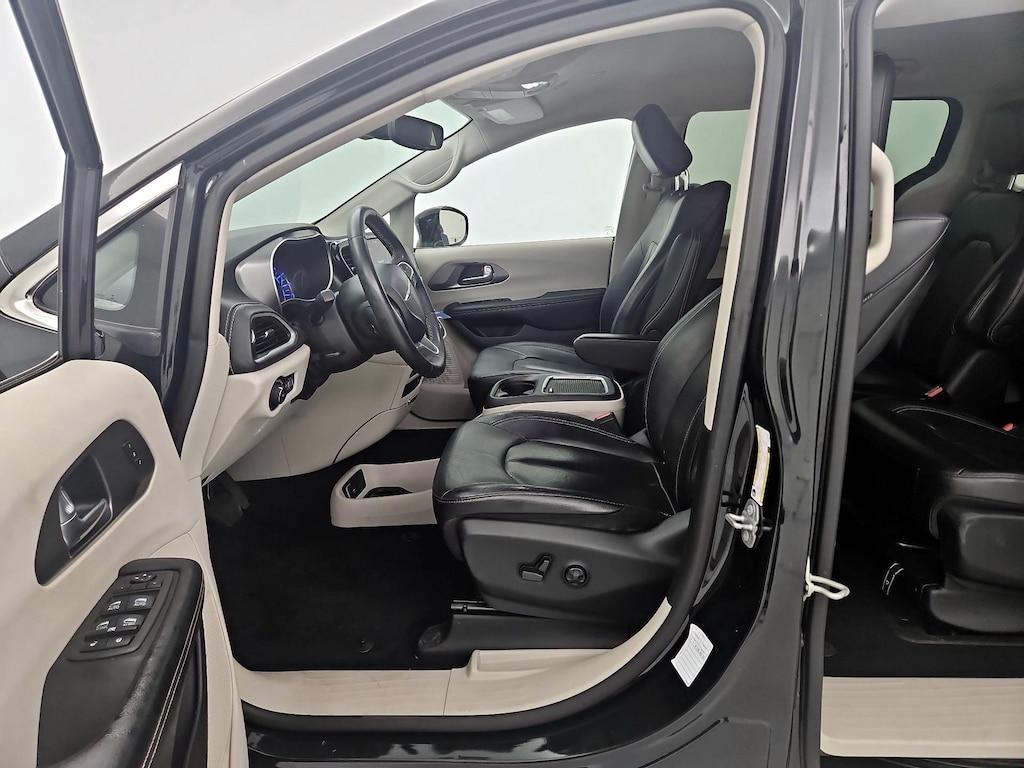 used 2022 Chrysler Pacifica Hybrid car, priced at $27,998
