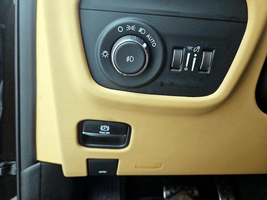 used 2022 Jeep Grand Cherokee car, priced at $39,998