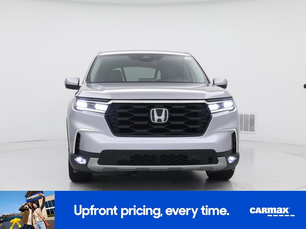 used 2025 Honda Pilot car, priced at $38,998