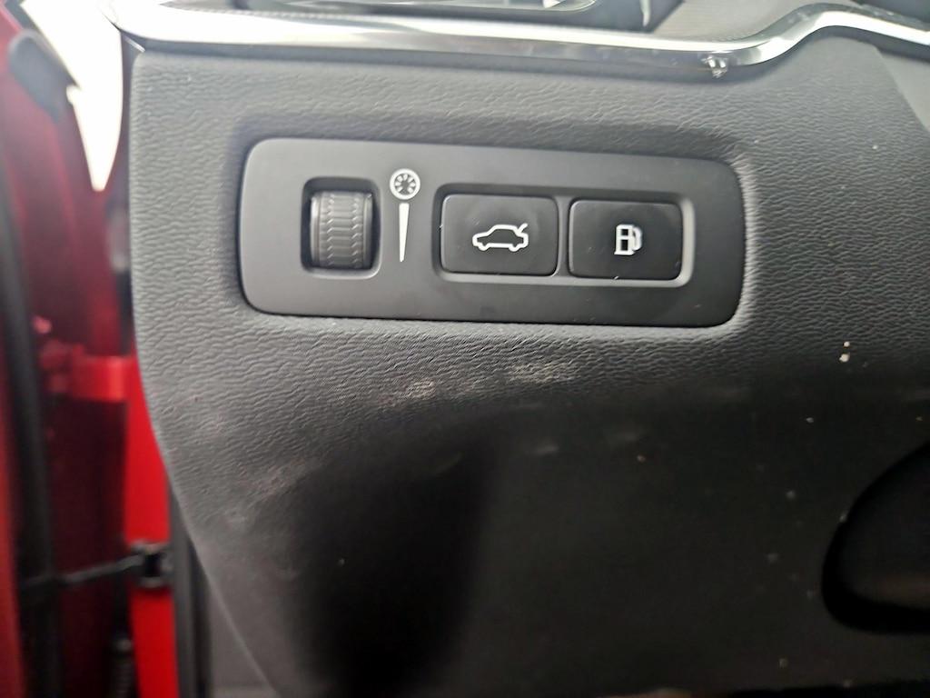 used 2022 Volvo XC60 Recharge Plug-In Hybrid car, priced at $32,998