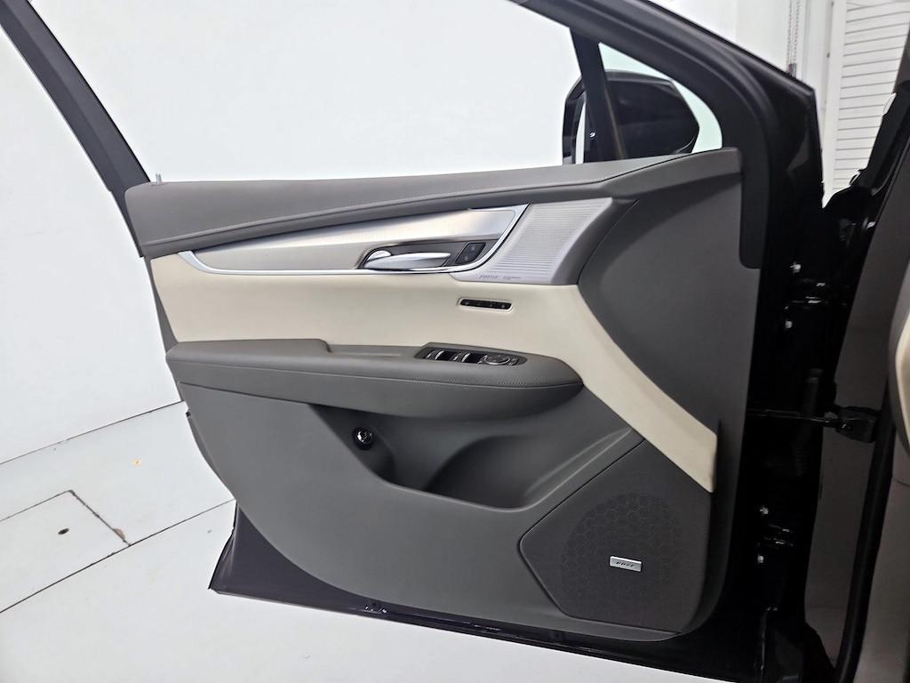 used 2021 Cadillac XT5 car, priced at $27,998