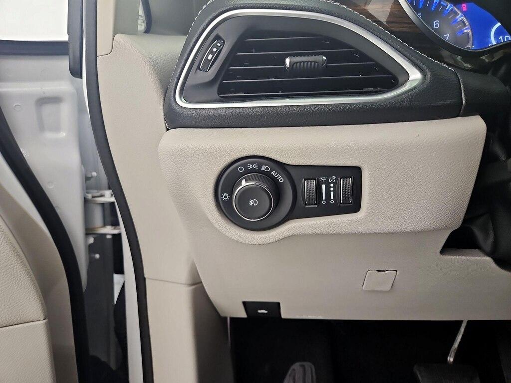 used 2023 Chrysler Pacifica car, priced at $37,998