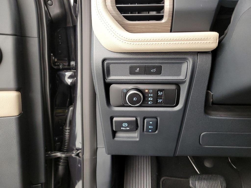 used 2024 Ford Expedition car, priced at $62,998