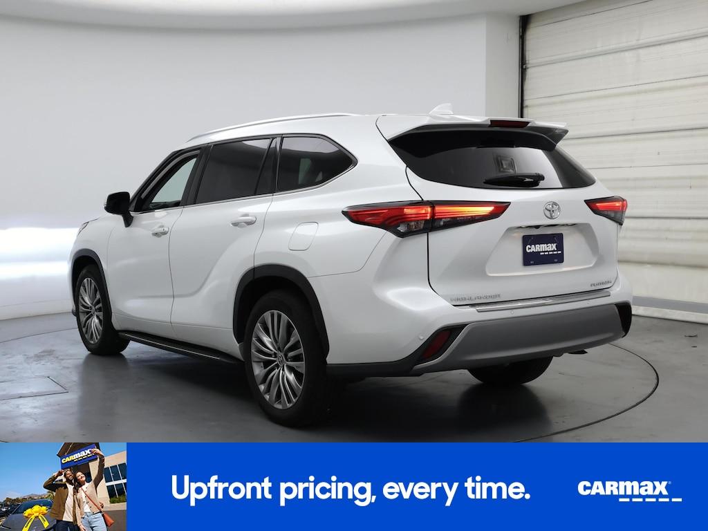 used 2022 Toyota Highlander car, priced at $44,998