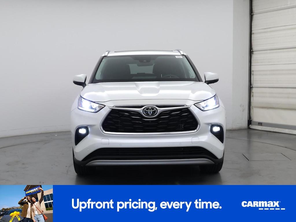 used 2022 Toyota Highlander car, priced at $44,998