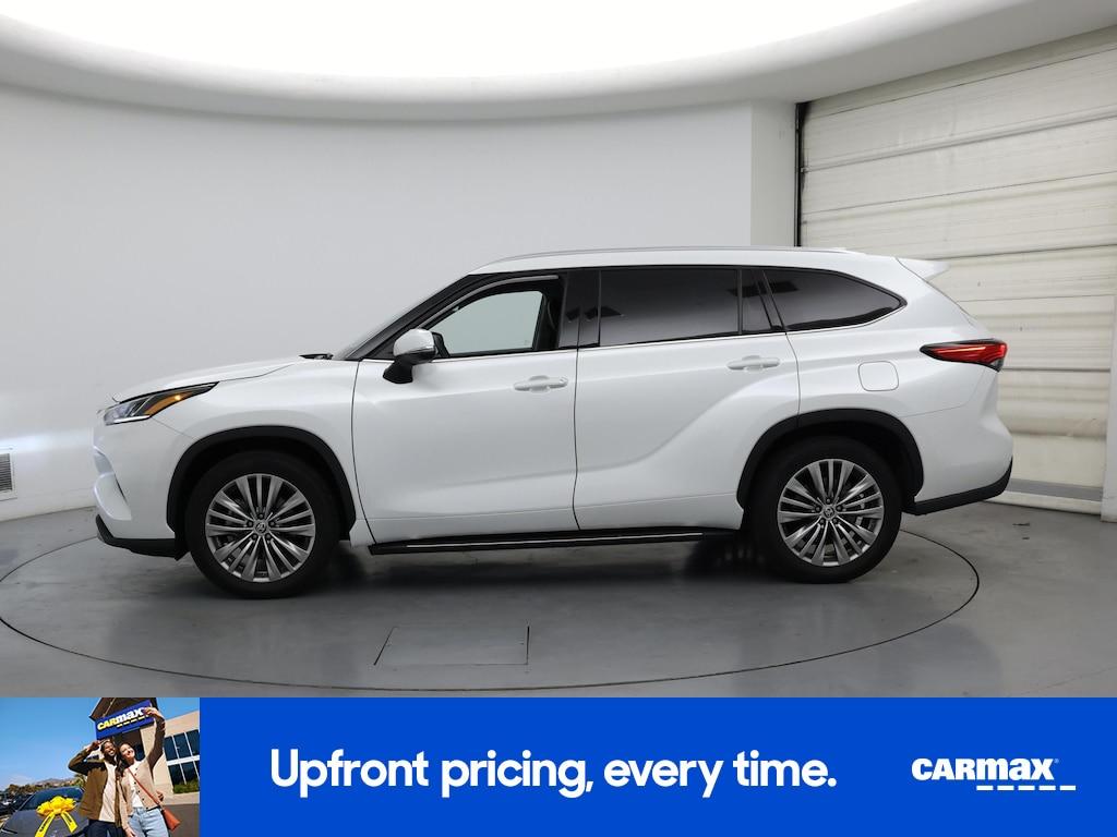 used 2022 Toyota Highlander car, priced at $44,998