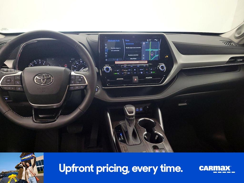 used 2022 Toyota Highlander car, priced at $44,998