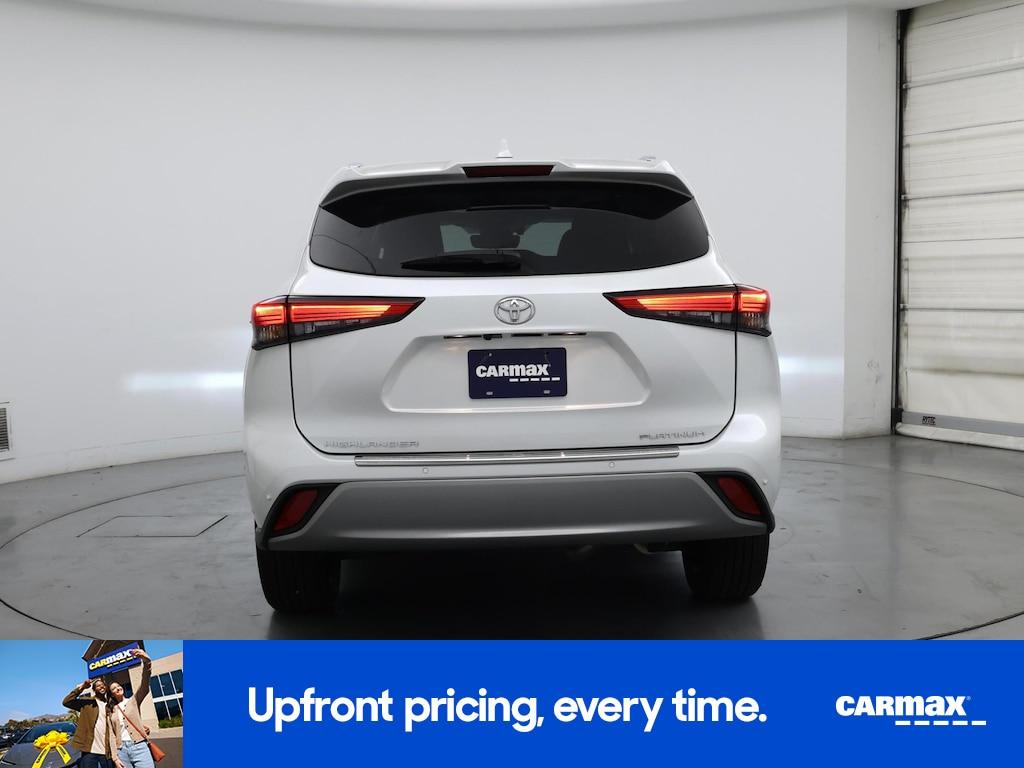 used 2022 Toyota Highlander car, priced at $44,998