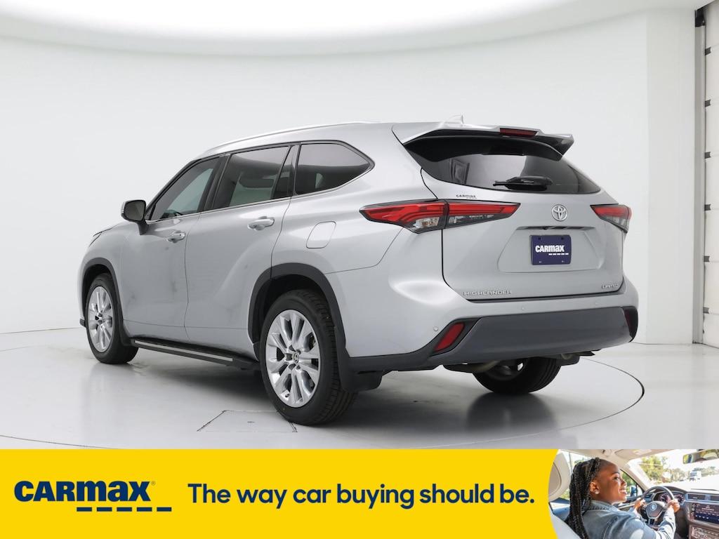 used 2022 Toyota Highlander car, priced at $38,998