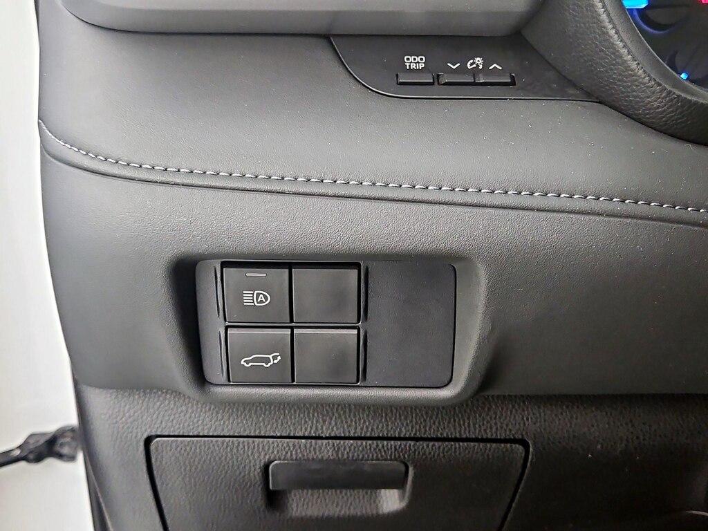 used 2021 Toyota Highlander Hybrid car, priced at $32,998