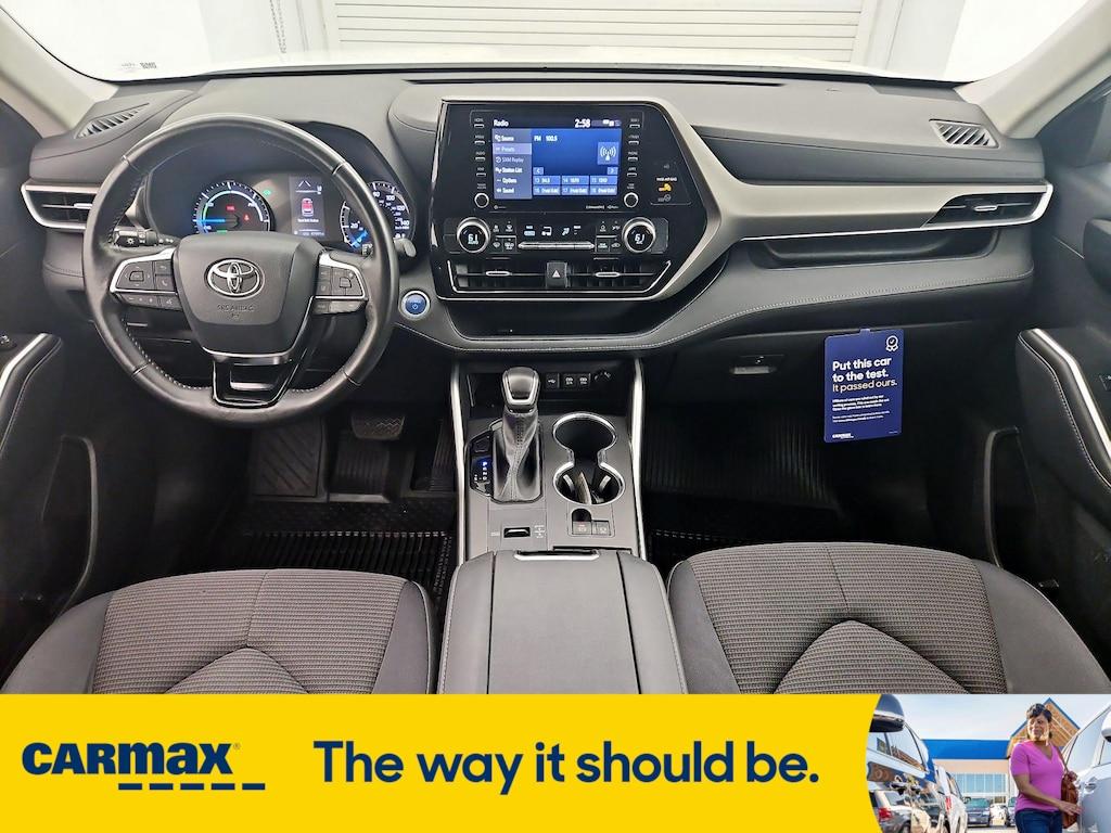 used 2021 Toyota Highlander Hybrid car, priced at $32,998