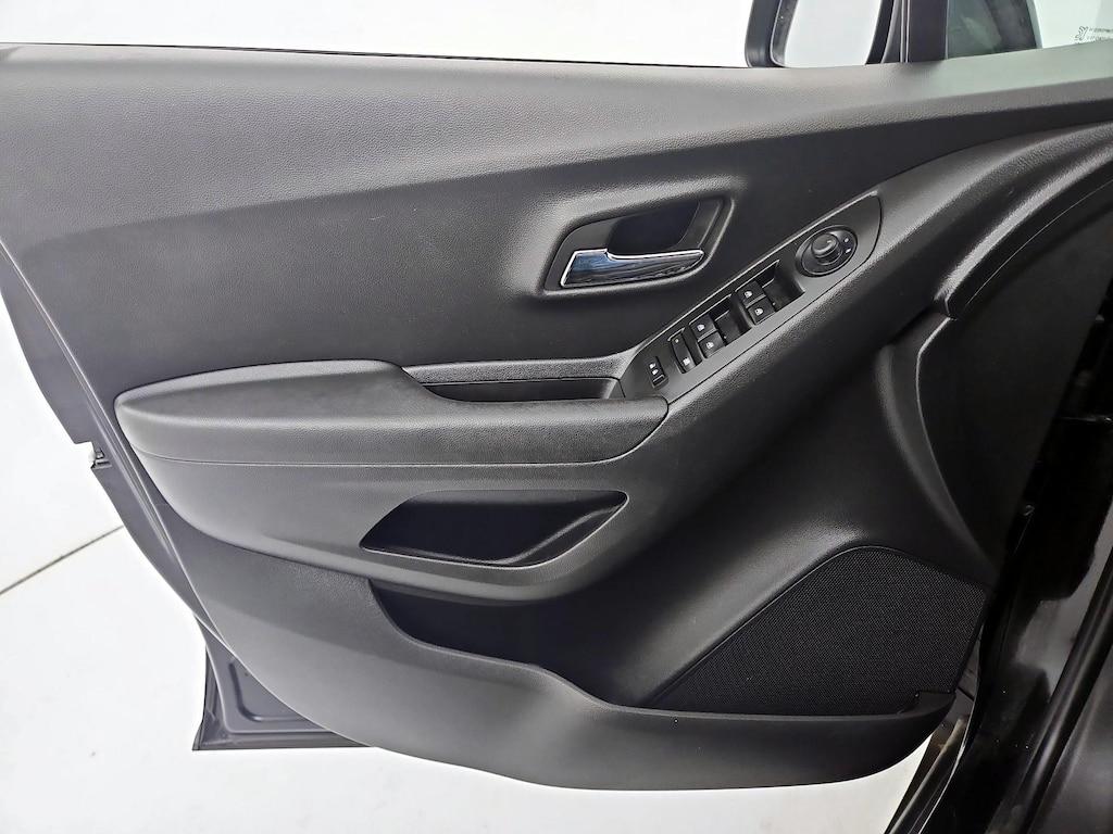 used 2022 Chevrolet Trax car, priced at $18,998