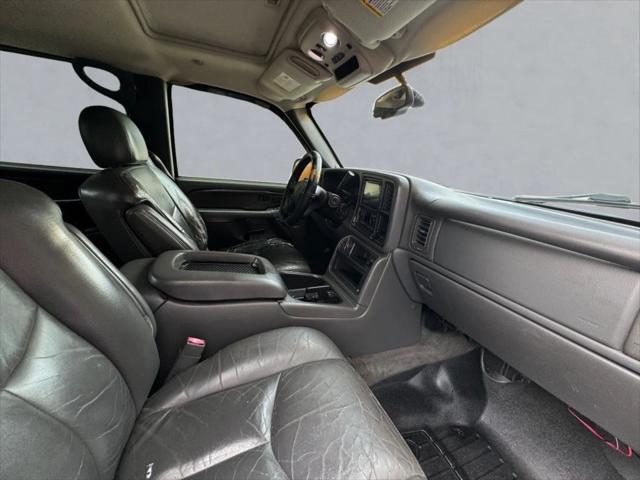 used 2004 Chevrolet Avalanche car, priced at $6,757