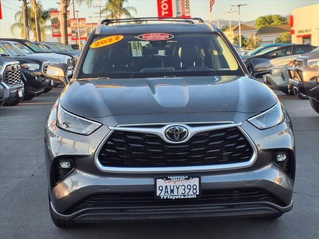 used 2022 Toyota Highlander car, priced at $35,499