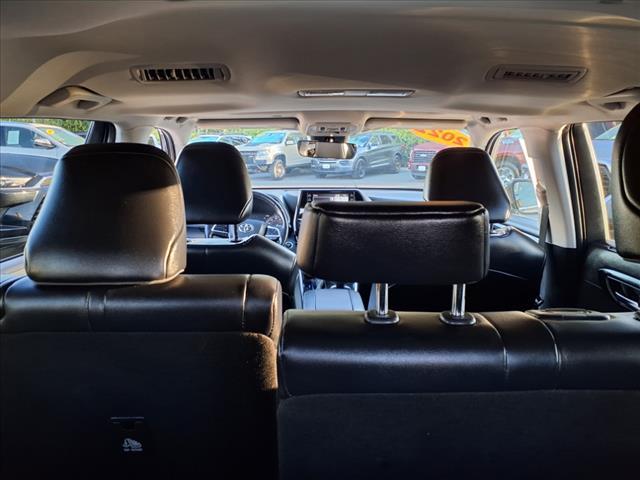 used 2022 Toyota Highlander car, priced at $35,499