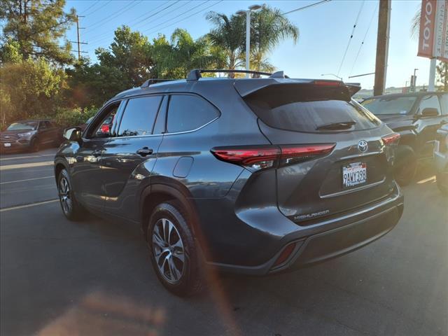used 2022 Toyota Highlander car, priced at $35,499
