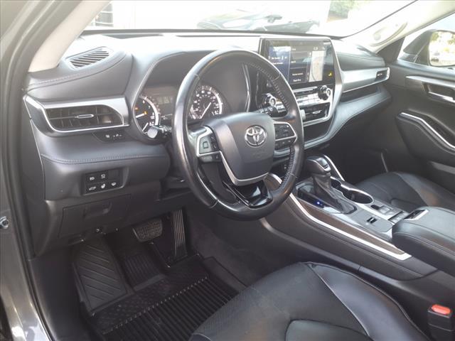 used 2022 Toyota Highlander car, priced at $39,494