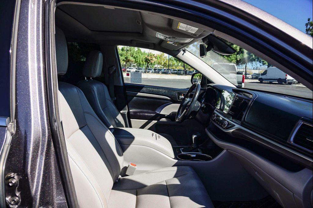 used 2017 Toyota Highlander Hybrid car, priced at $22,991