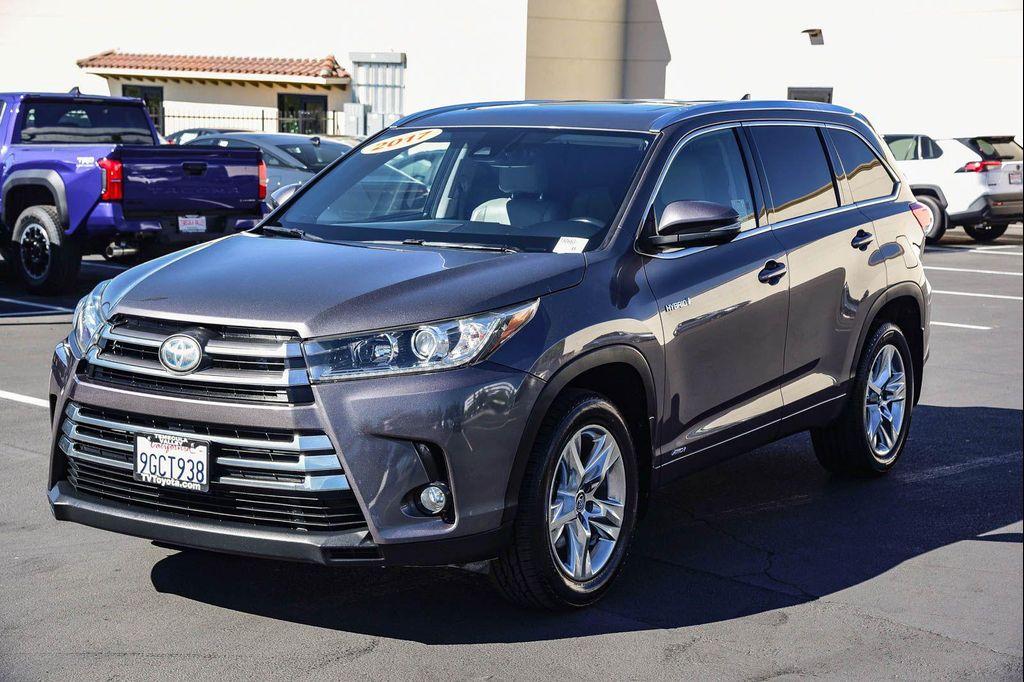 used 2017 Toyota Highlander Hybrid car, priced at $22,991