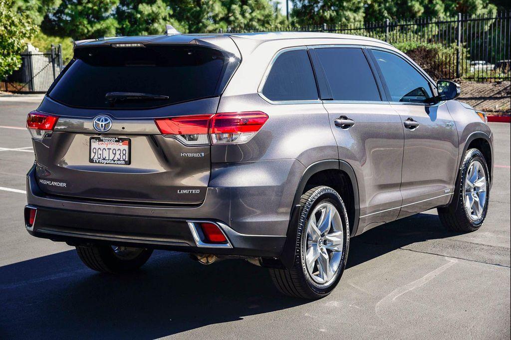 used 2017 Toyota Highlander Hybrid car, priced at $22,991