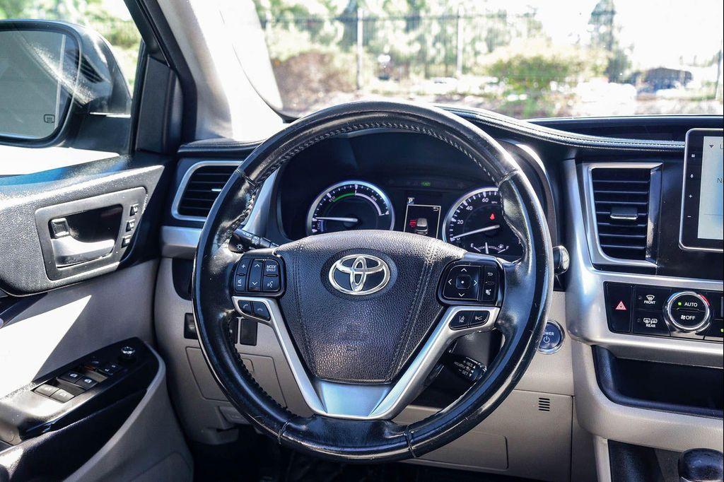 used 2017 Toyota Highlander Hybrid car, priced at $22,991