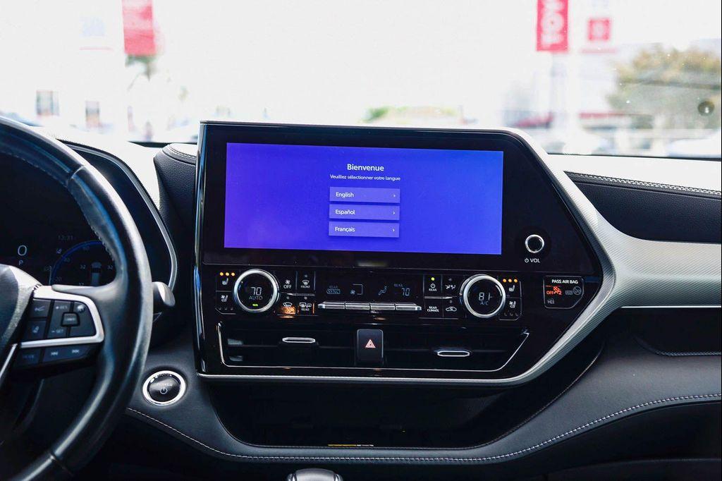 used 2023 Toyota Highlander Hybrid car, priced at $39,490